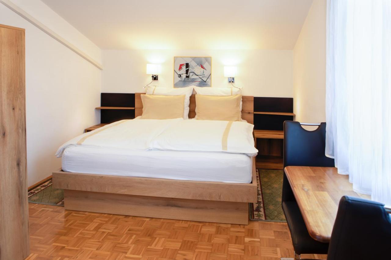 Rooms Gril โพสโตยนา ภายนอก รูปภาพ