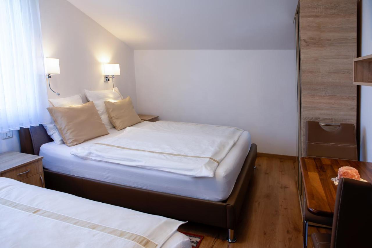 Rooms Gril โพสโตยนา ภายนอก รูปภาพ