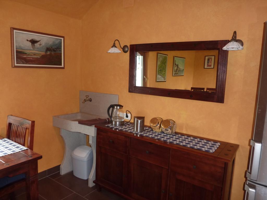 Rooms Gril โพสโตยนา ภายนอก รูปภาพ